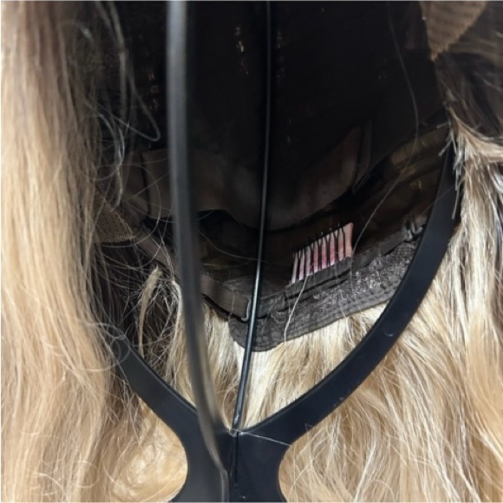 Chelsey Smith Cosmetics Becky Rooted Blonde Luxe NWOT - Picture 4 of 4